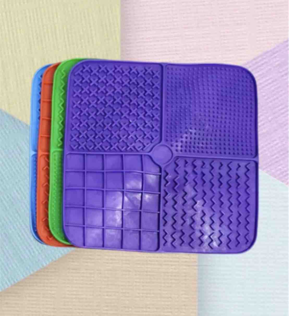 LICKMAT CUADRADA S N7 (15 X 15 CM)